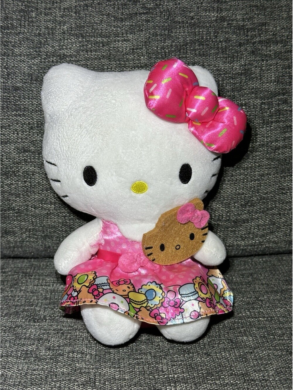 Sanrio Hello Kitty Café 8” Plush Bakery Dress Gingerbread Cookie 2021